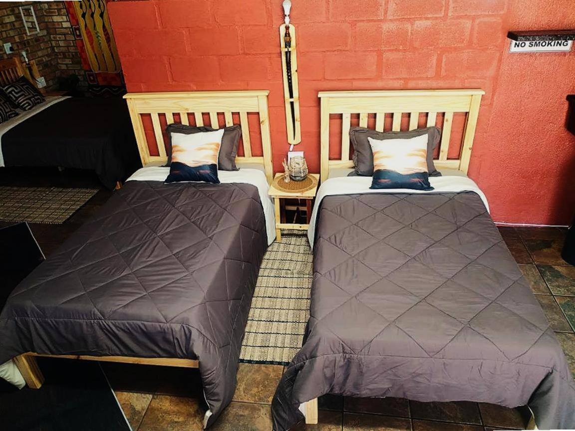 2K City Studios Not Self Catering Graskop Esterno foto