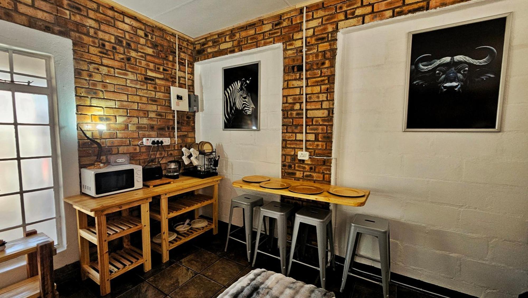 2K City Studios Not Self Catering Graskop Esterno foto